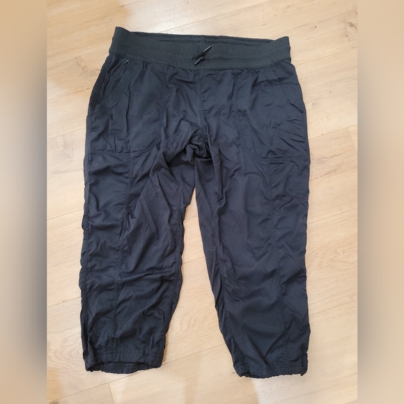 The North Face - Drawstring Summer Capri, Size XL - Picture 2 of 4